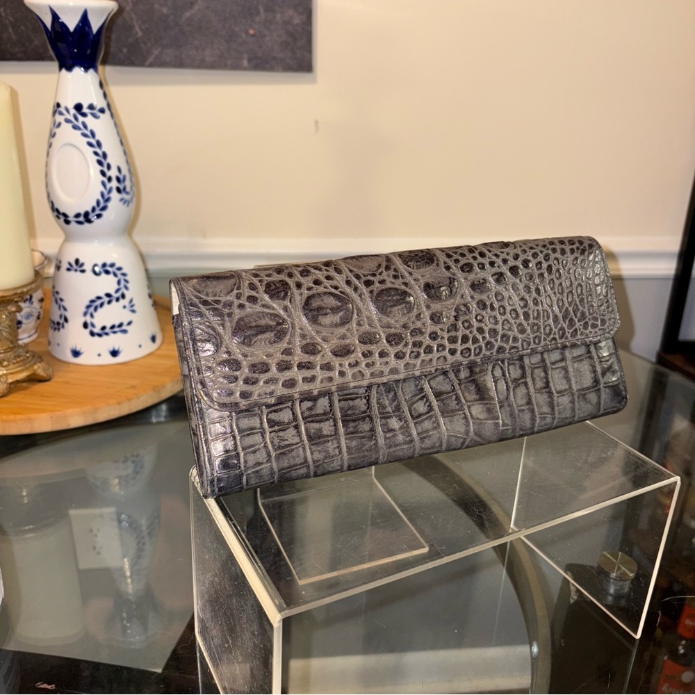 Chic Crocodile Pattern Clutch - Black